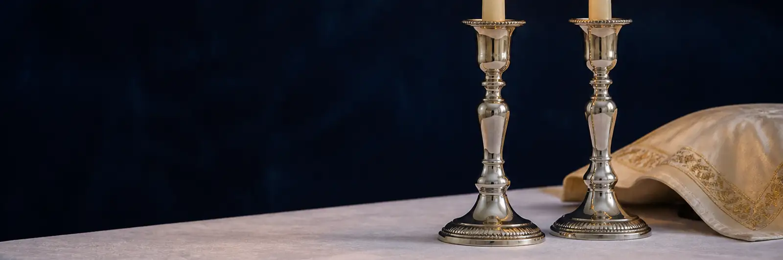 Banner for Lighting Candles and Accepting Shabbos